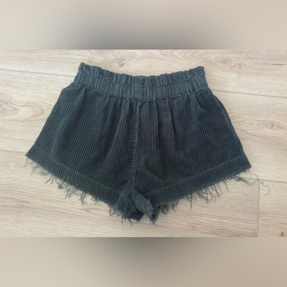Urban Outfitters Dark Green Corduroy High Waist Shorts - Picture 3 of 9